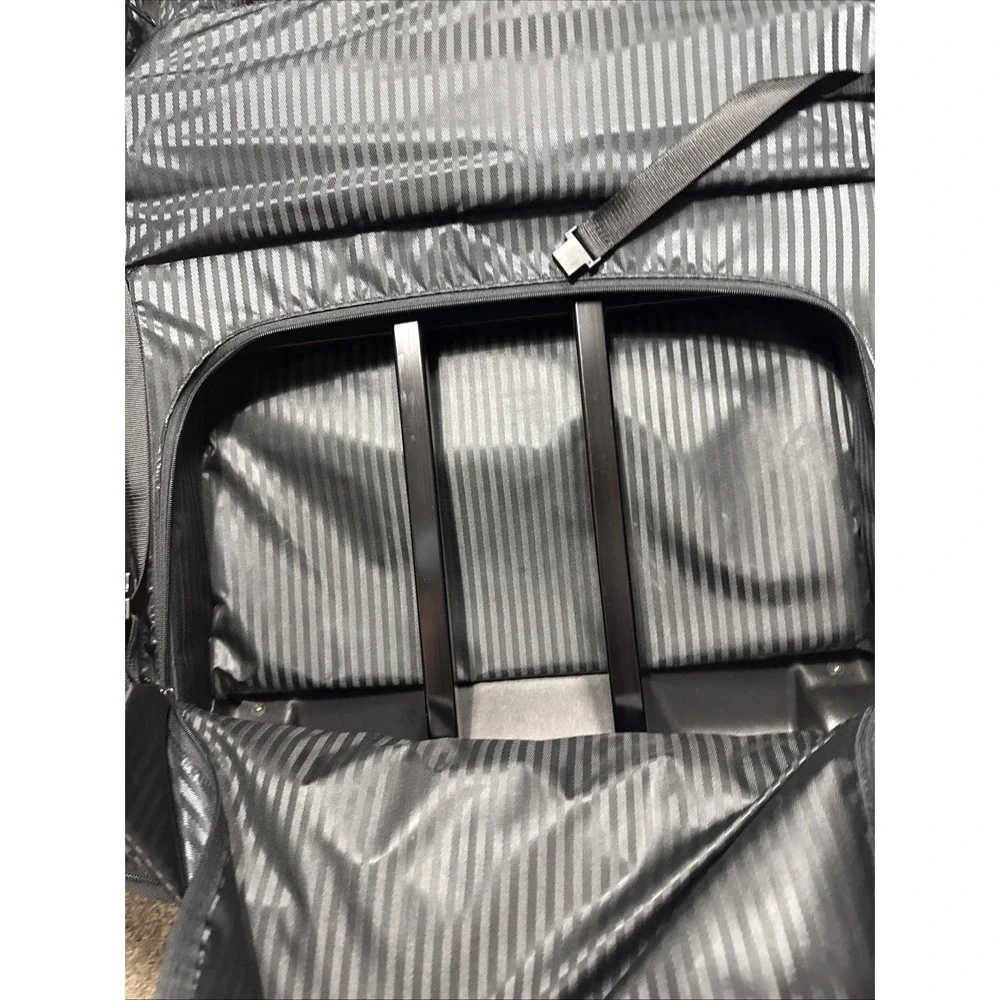 Tumi 2231d3 wheeled